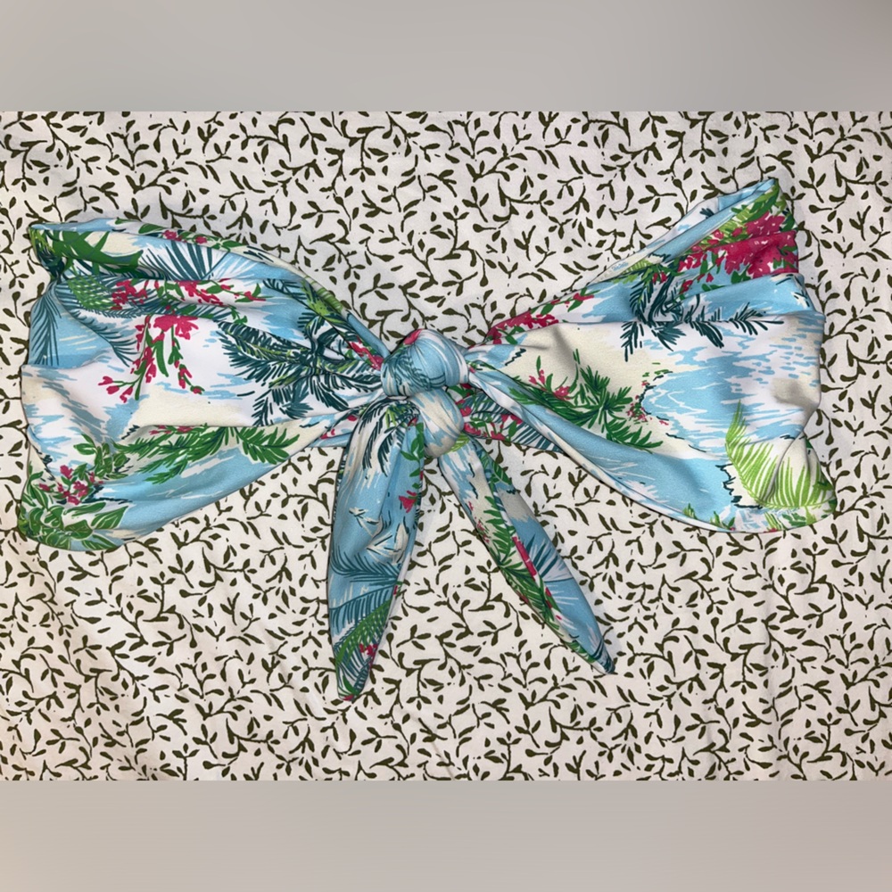 SKatie lyndi top in Poipu size small